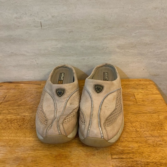 Ariat Leather Suede Slip-On Loafer Mules Cream Women's Size 6.5 Outdoor Western - Picture 3 of 10